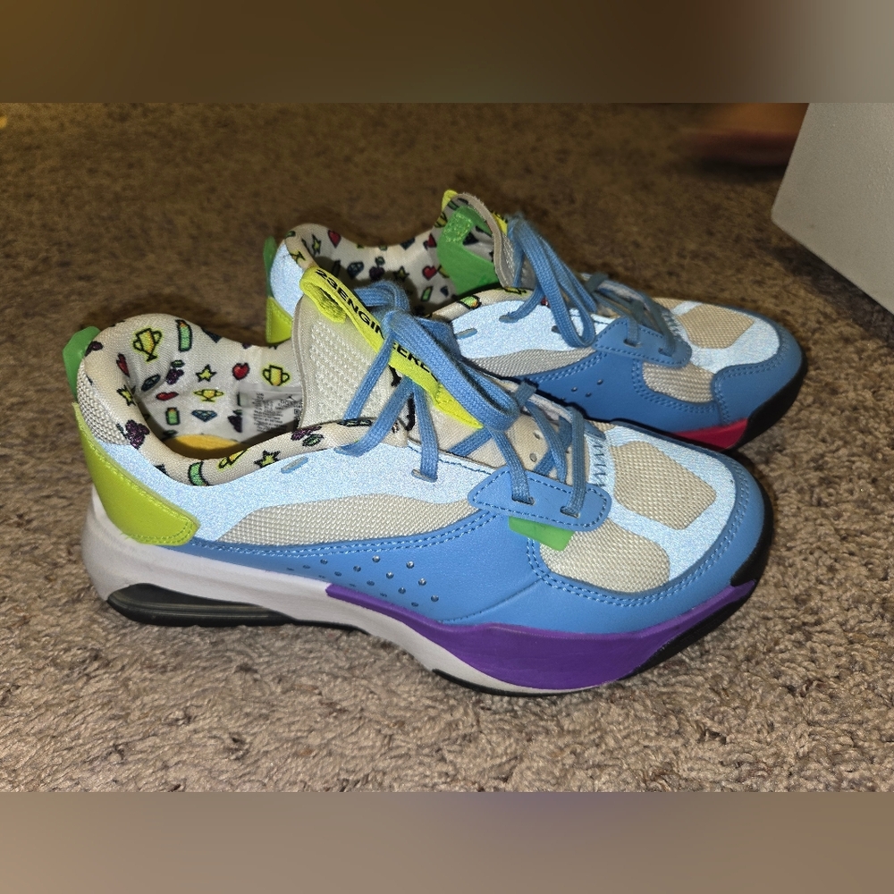 Jordan Air 200E Multicolored – Size 5Y (Boys)
